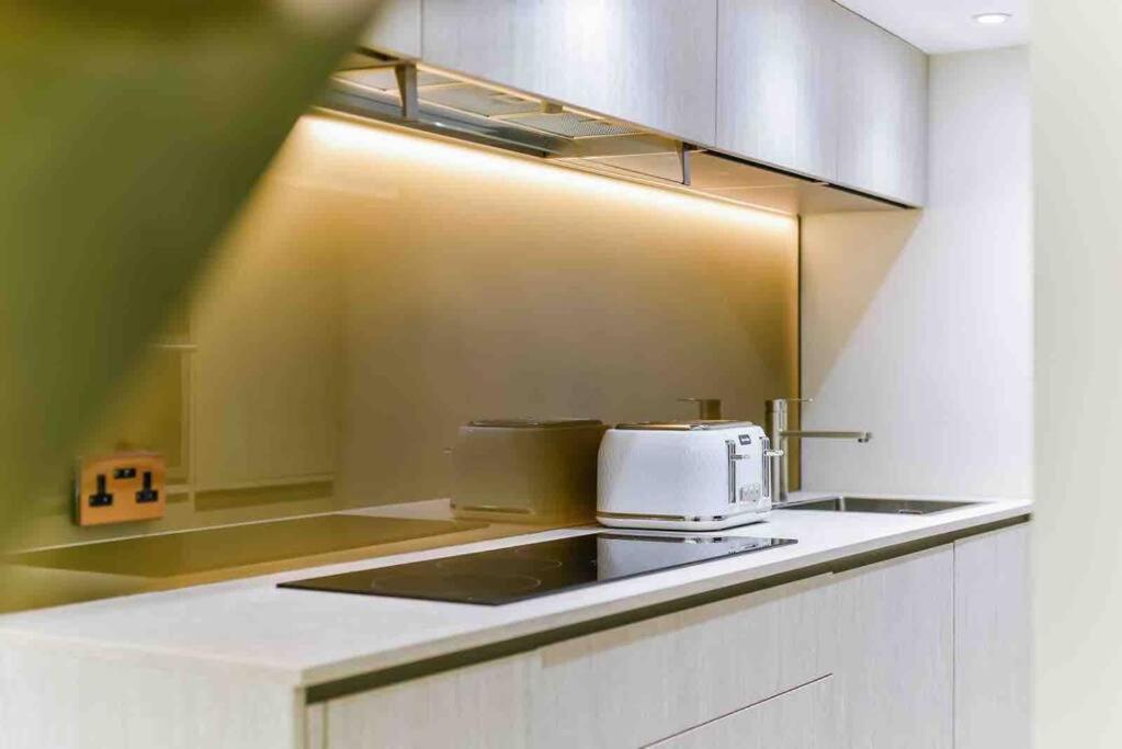 Luxury Modern Apartment Londen Buitenkant foto