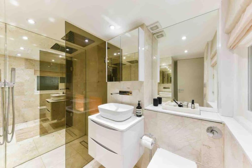 Luxury Modern Apartment Londen Buitenkant foto