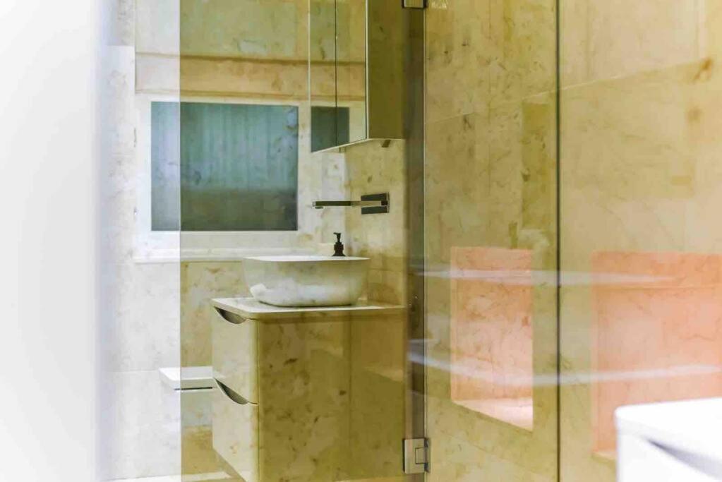 Luxury Modern Apartment Londen Buitenkant foto